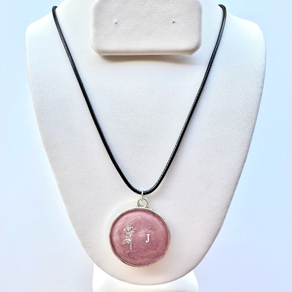 Handmade Initial Resin Pendant Necklace | Resin Pendant | Resin Jewelry - Picture 3 of 6